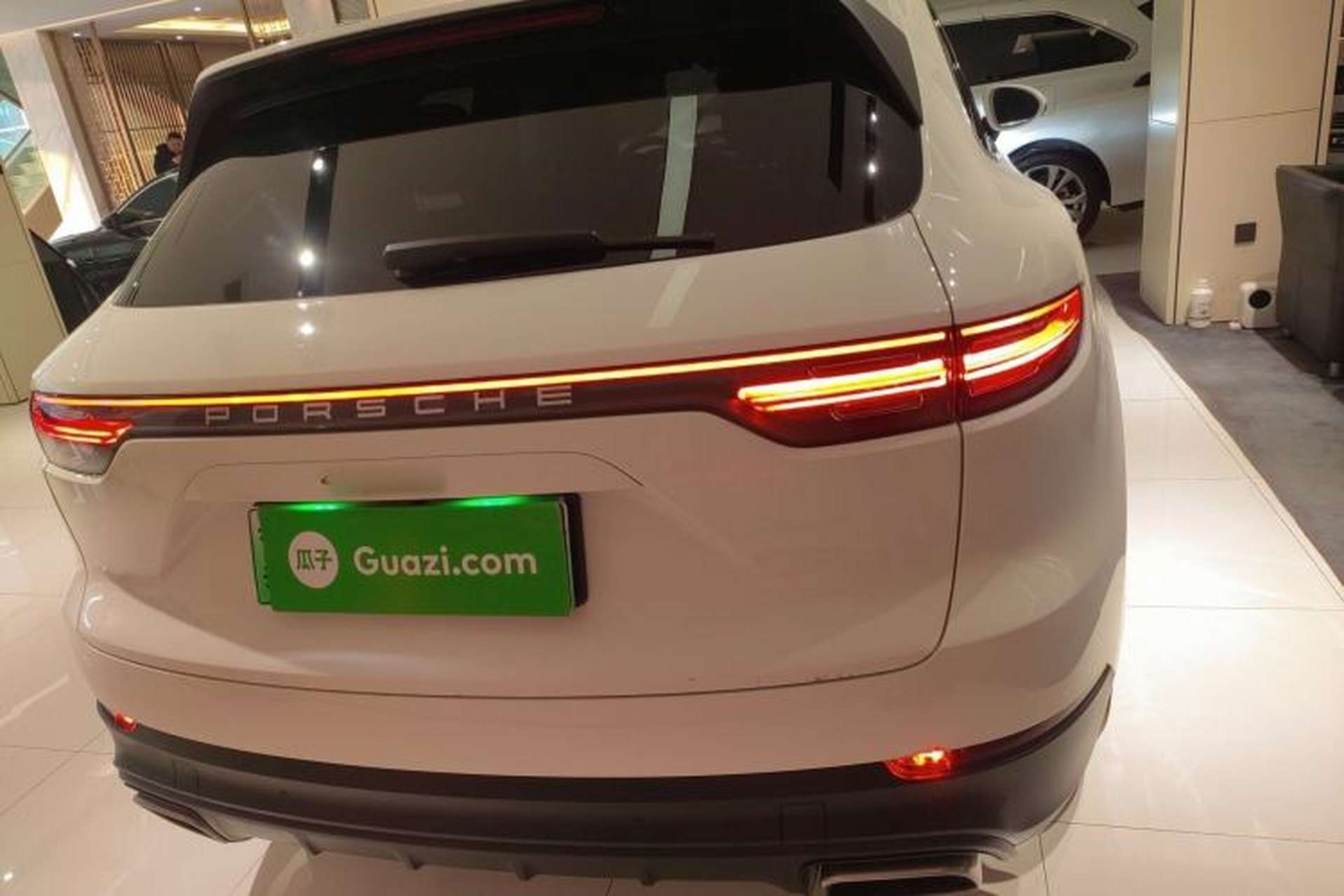 Used Porsche Cayenne E-Hybrid 2020 Cayenne E-Hybrid 2.0T Rear