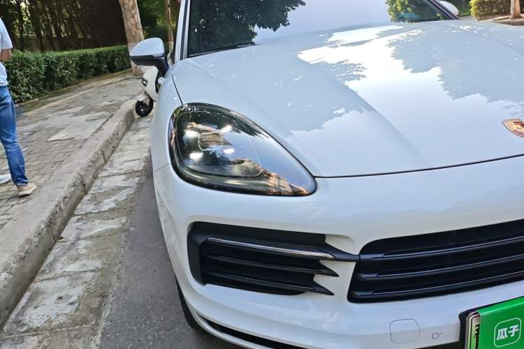Used Porsche Cayenne E-Hybrid 2020 Cayenne E-Hybrid 2.0T Right Front Headlight