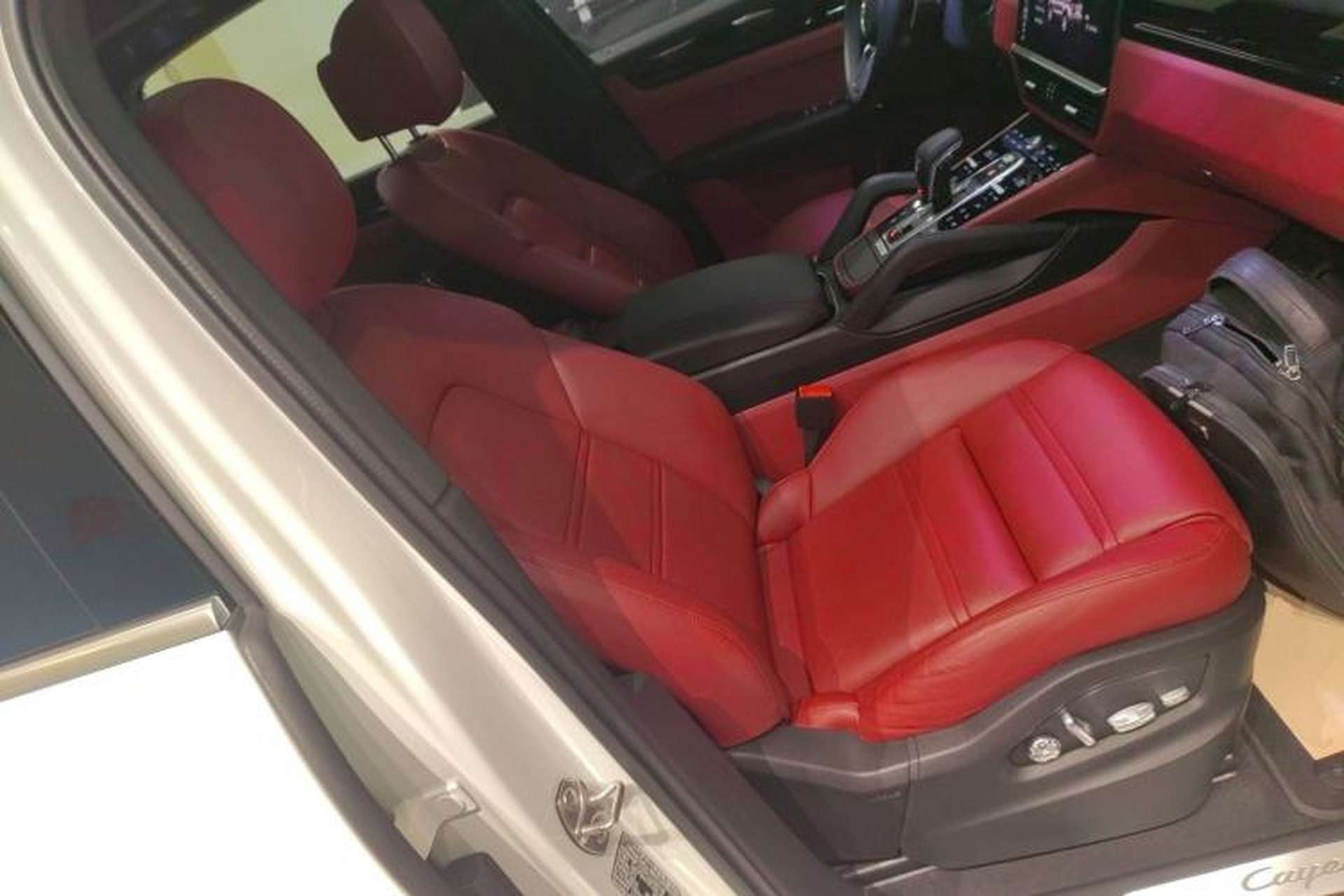 Used Porsche Cayenne E-Hybrid 2020 Cayenne E-Hybrid 2.0T Right Front Seat