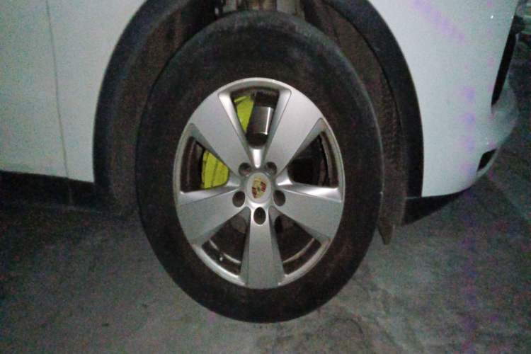 Used Porsche Cayenne E-Hybrid 2020 Cayenne E-Hybrid 2.0T Right Front Wheel Hub