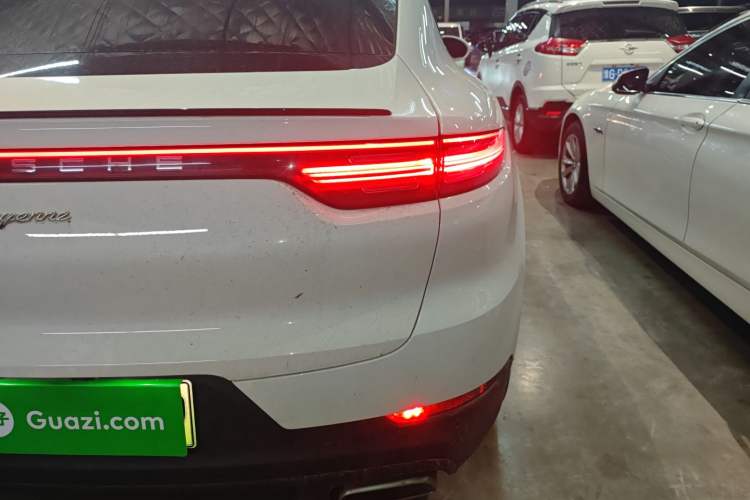 Used Porsche Cayenne E-Hybrid 2020 Cayenne E-Hybrid Coupé 2.0T Right Rear Taillight