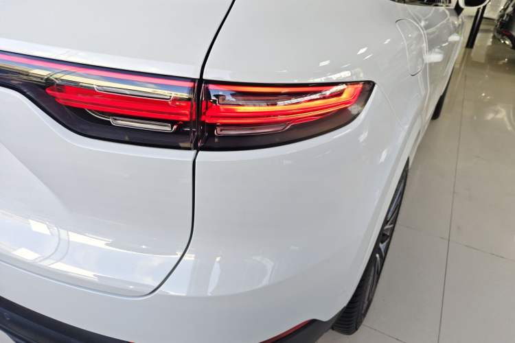 Used Porsche Cayenne E-Hybrid 2020 Cayenne E-Hybrid 2.0T Right Rear Taillight