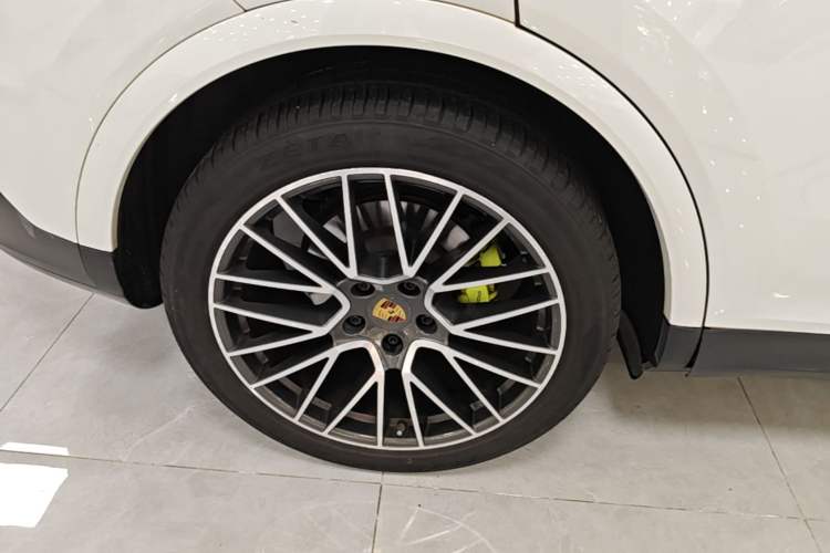 Used Porsche Cayenne E-Hybrid 2020 Cayenne E-Hybrid 2.0T Right Rear Wheel Hub