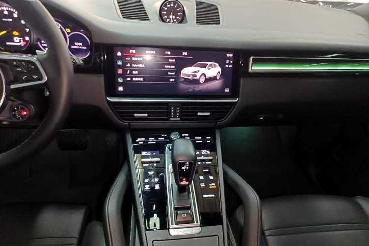 Used Porsche Cayenne E-Hybrid 2021 Cayenne E-Hybrid 2.0T Audio And AC Panel