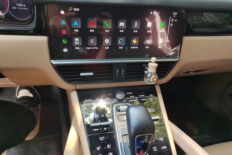 Used Porsche Cayenne E-Hybrid 2021 Cayenne E-Hybrid 2.0T Audio And AC Panel