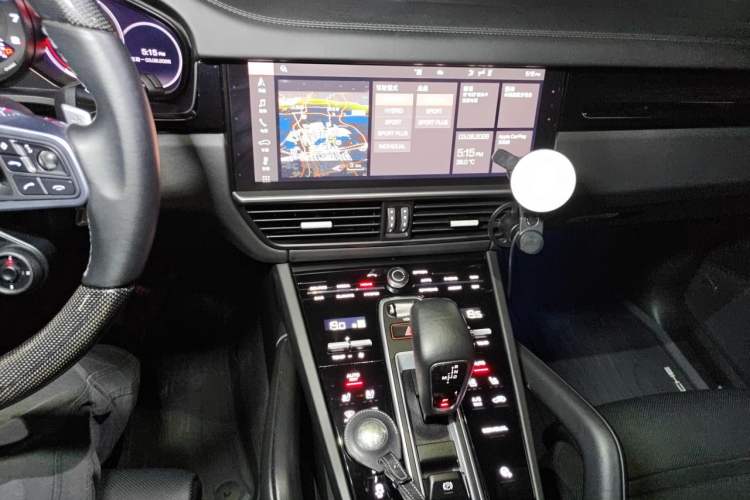 Used Porsche Cayenne E-Hybrid  Audio And AC Panel