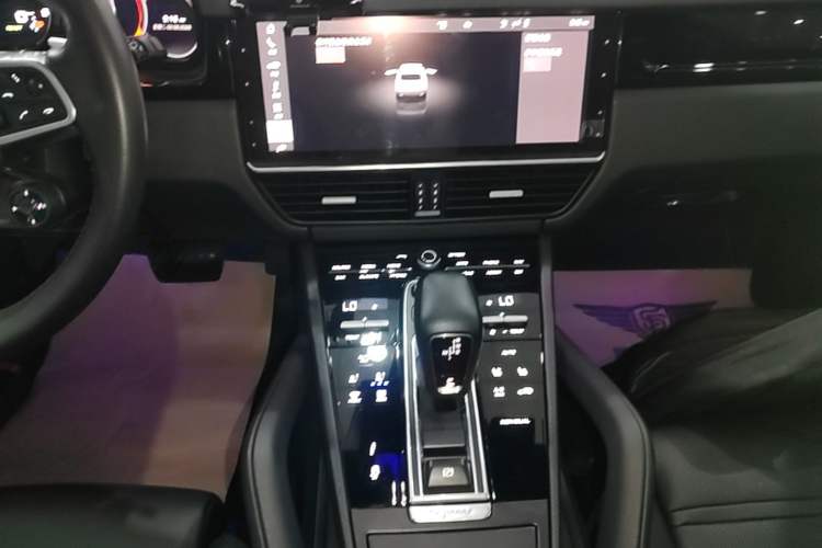 Used Porsche Cayenne E-Hybrid 2021 Cayenne E-Hybrid 2.0T Audio And AC Panel