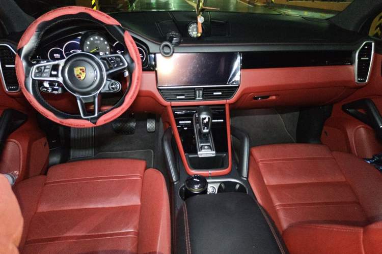 Used Porsche Cayenne E-Hybrid 2021 Cayenne E-Hybrid 2.0T Center Console