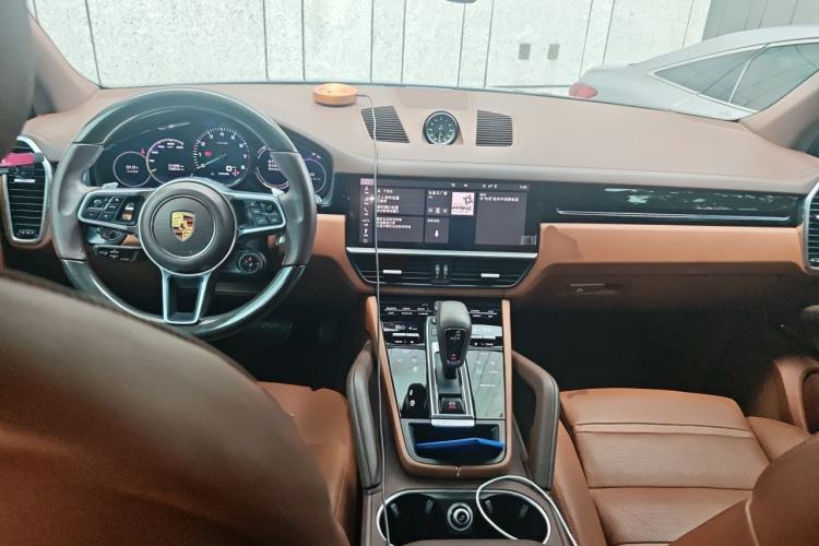 Used Porsche Cayenne E-Hybrid 2021 Cayenne E-Hybrid 2.0T Center Console