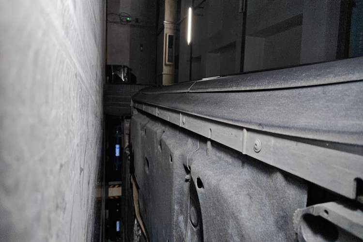 Used Porsche Cayenne E-Hybrid  Chassis Rear Left