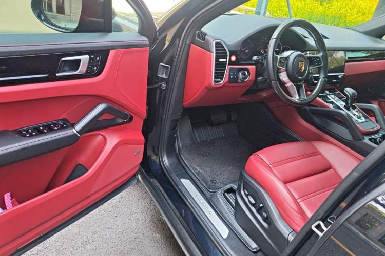 Used Porsche Cayenne E-Hybrid 2021 Cayenne E-Hybrid Coupé 2.0T Driver Seat