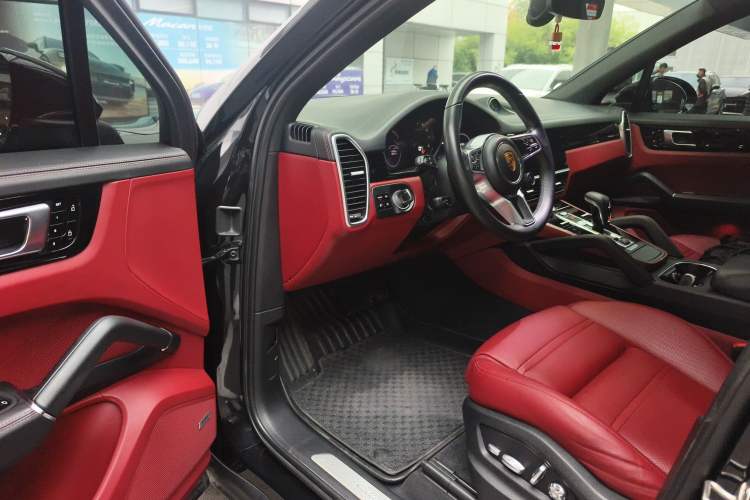 Used Porsche Cayenne E-Hybrid 2021 Cayenne E-Hybrid 2.0T Driver Seat