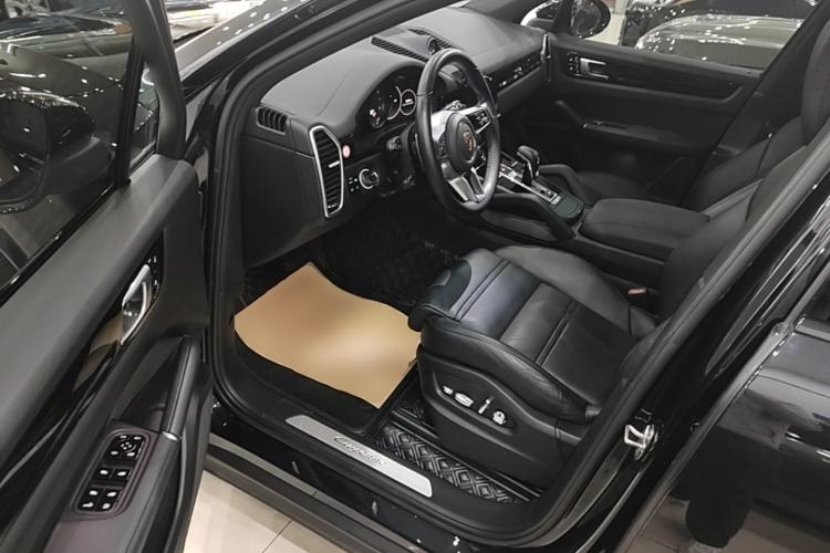 Used Porsche Cayenne E-Hybrid 2021 Cayenne E-Hybrid 2.0T Driver Seat