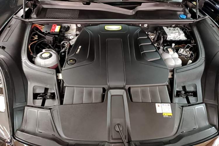 Used Porsche Cayenne E-Hybrid 2021 Cayenne E-Hybrid 2.0T Engine Bay