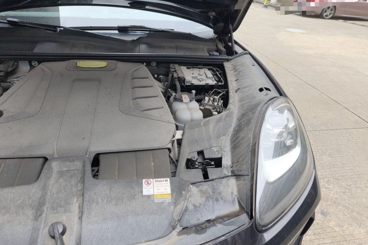 Used Porsche Cayenne E-Hybrid 2021 Cayenne E-Hybrid 2.0T Engine Bay Left
