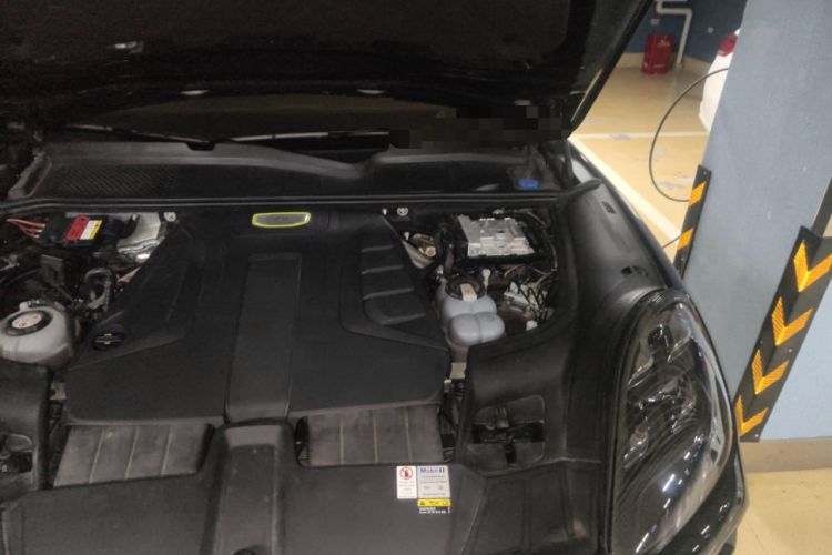 Used Porsche Cayenne E-Hybrid 2021 Cayenne E-Hybrid 2.0T Engine Bay Left