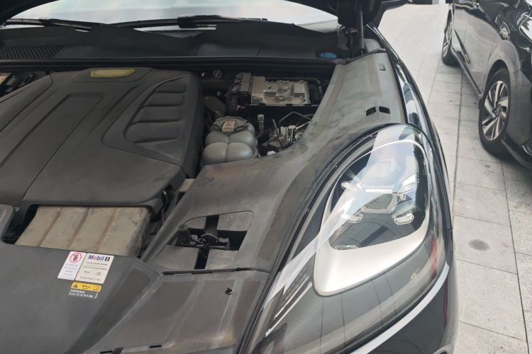 Used Porsche Cayenne E-Hybrid 2021 Cayenne E-Hybrid 2.0T Engine Bay Left