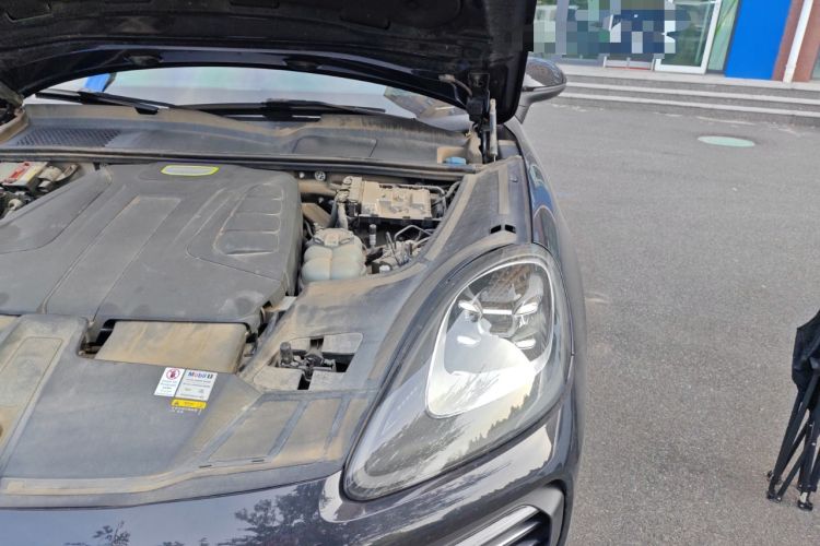 Used Porsche Cayenne E-Hybrid 2021 Cayenne E-Hybrid 2.0T Engine Bay Left