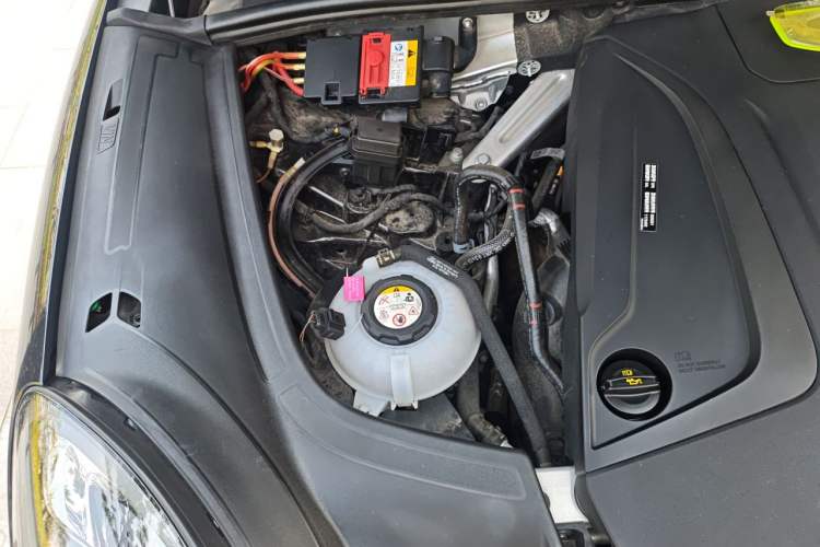 Used Porsche Cayenne E-Hybrid 2021 Cayenne E-Hybrid Coupé 2.0T Engine Bay Right