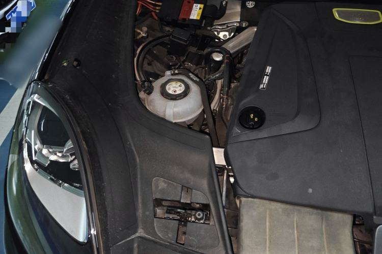 Used Porsche Cayenne E-Hybrid 2021 Cayenne E-Hybrid 2.0T Engine Bay Right