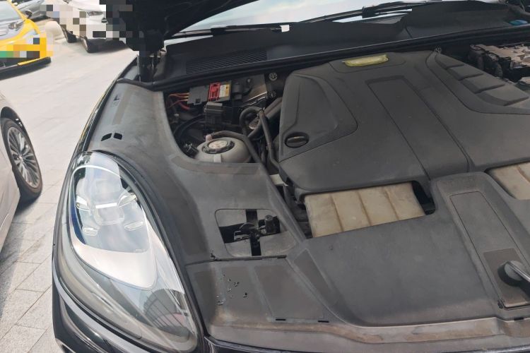 Used Porsche Cayenne E-Hybrid 2021 Cayenne E-Hybrid 2.0T Engine Bay Right