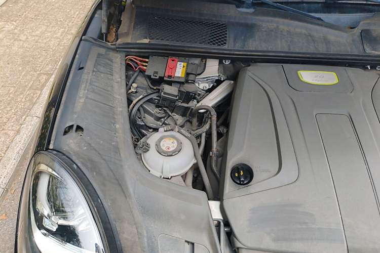 Used Porsche Cayenne E-Hybrid 2021 Cayenne E-Hybrid 2.0T Engine Bay Right