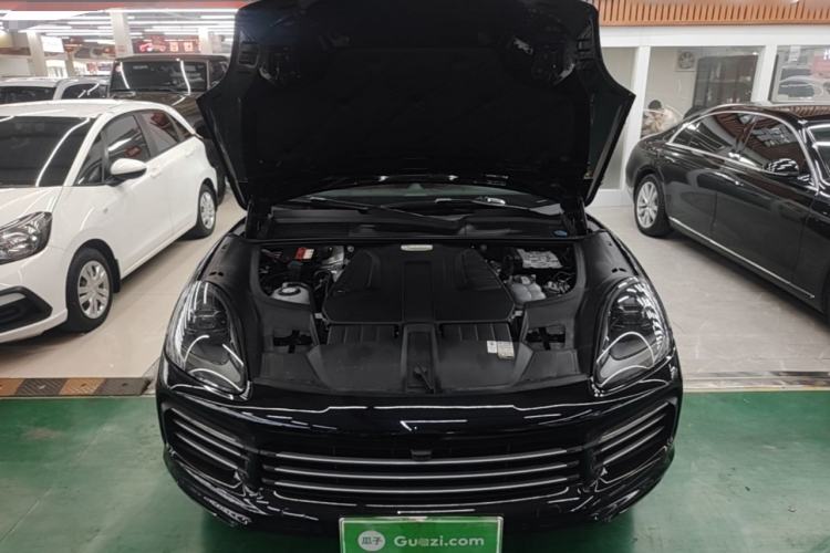 Used Porsche Cayenne E-Hybrid 2021 Cayenne E-Hybrid 2.0T Engine Bay