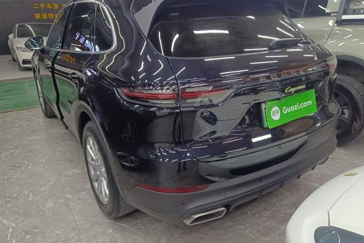 Used Porsche Cayenne E-Hybrid 2021 Cayenne E-Hybrid 2.0T Exterior 2