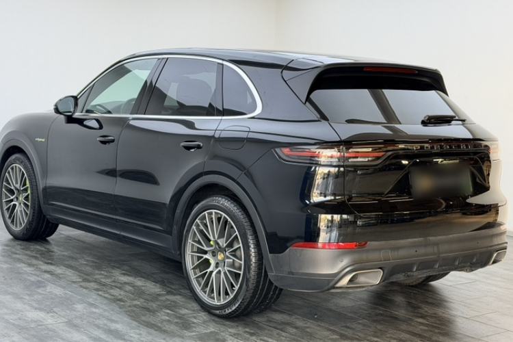 Used Porsche Cayenne E-Hybrid 2021 Cayenne E-Hybrid 2.0T Exterior 3