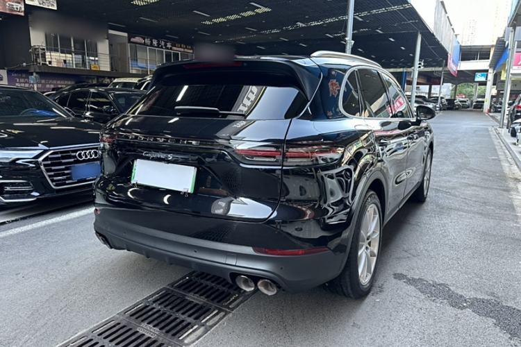 Used Porsche Cayenne E-Hybrid 2021 Cayenne E-Hybrid 2.0T Exterior 4