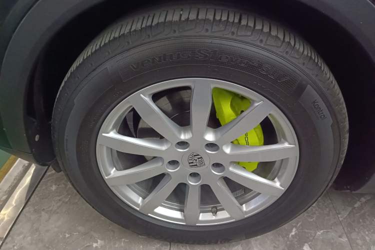 Used Porsche Cayenne E-Hybrid 2021 Cayenne E-Hybrid 2.0T Exterior 4