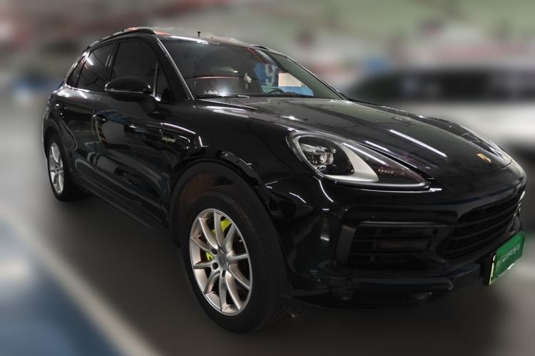 Used Porsche Cayenne E-Hybrid 2021 Cayenne E-Hybrid 2.0T Front Right 45 Deg
