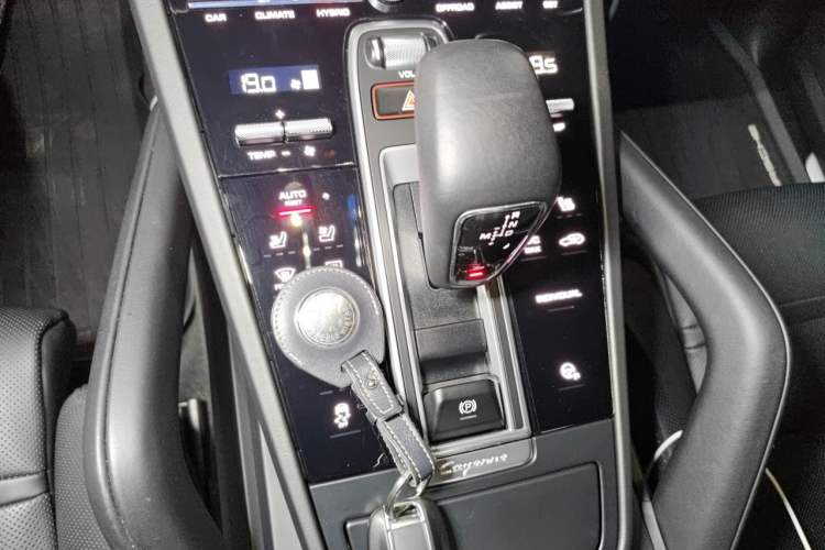 Used Porsche Cayenne E-Hybrid  Gear Lever