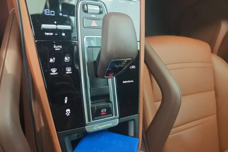 Used Porsche Cayenne E-Hybrid 2021 Cayenne E-Hybrid 2.0T Gear Lever