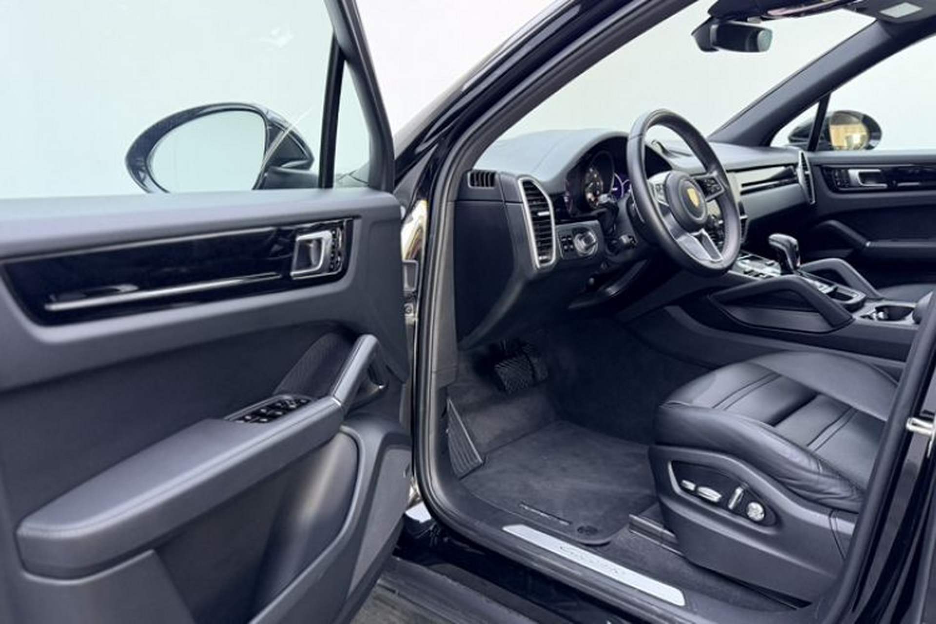 Used Porsche Cayenne E-Hybrid 2021 Cayenne E-Hybrid 2.0T Interior 11