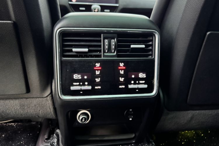 Used Porsche Cayenne E-Hybrid 2021 Cayenne E-Hybrid 2.0T Interior 12