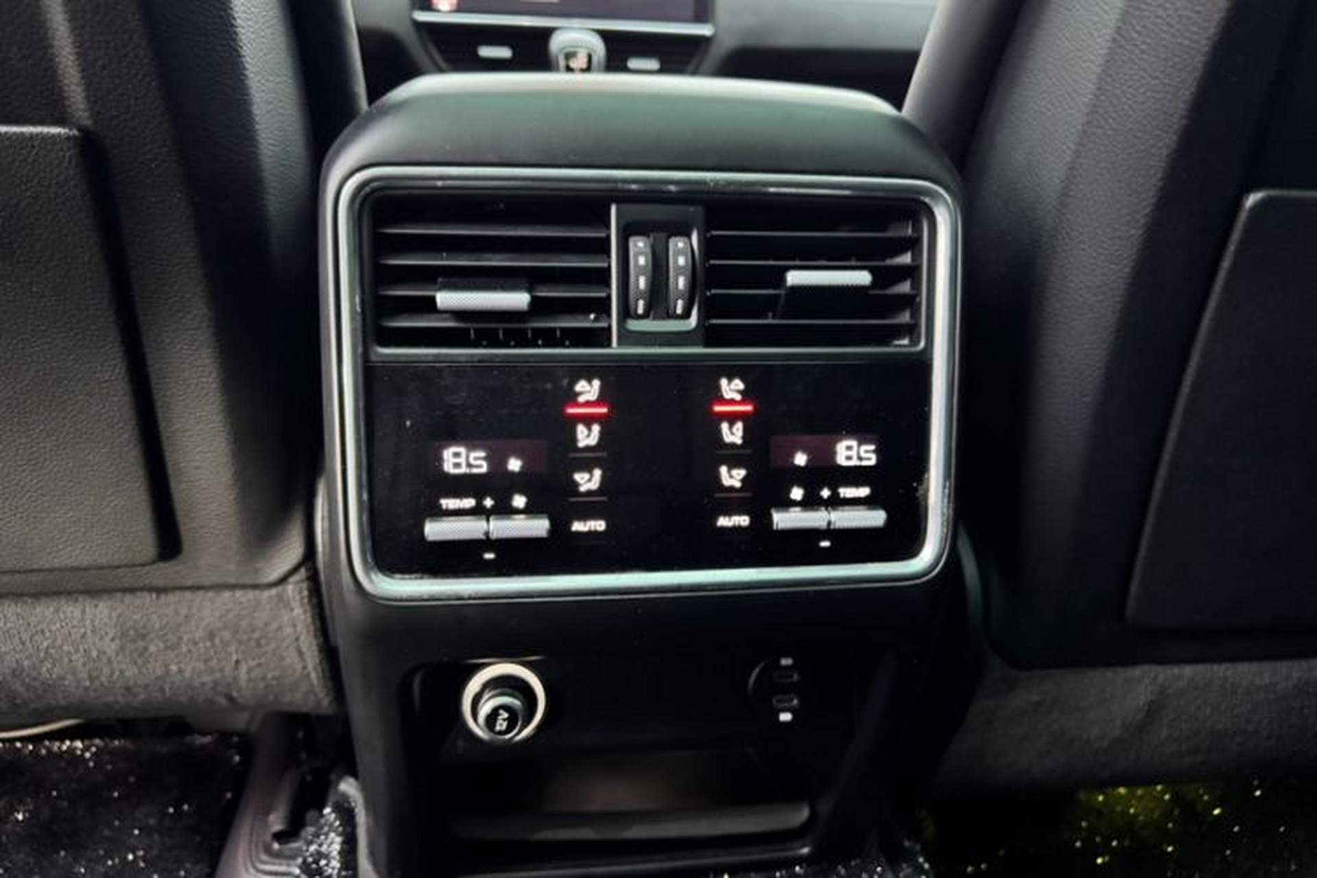 Used Porsche Cayenne E-Hybrid 2021 Cayenne E-Hybrid 2.0T Interior 12