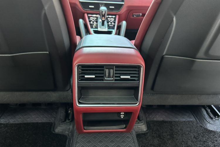 Used Porsche Cayenne E-Hybrid 2021 Cayenne E-Hybrid 2.0T Interior 13