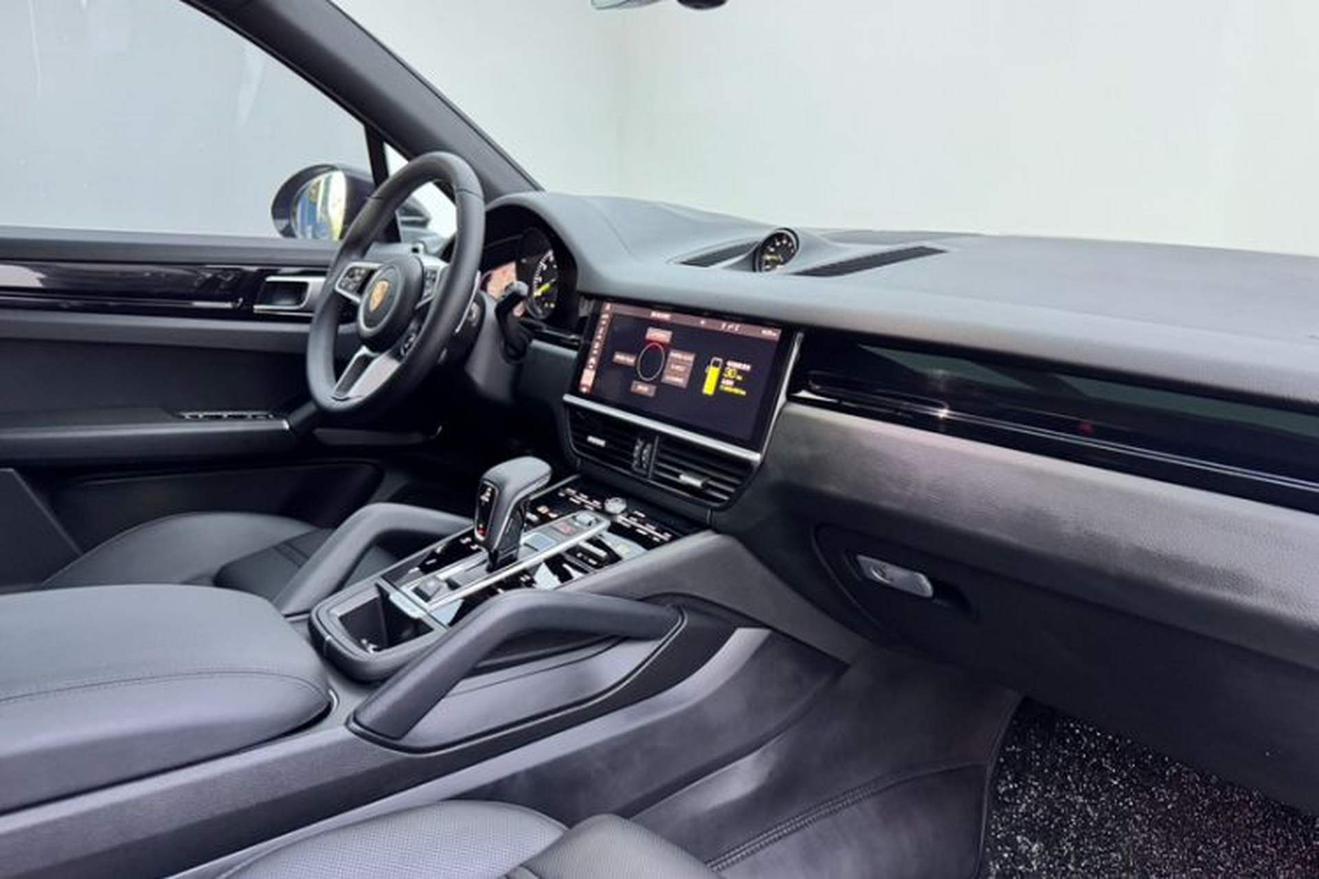 Used Porsche Cayenne E-Hybrid 2021 Cayenne E-Hybrid 2.0T Interior 2