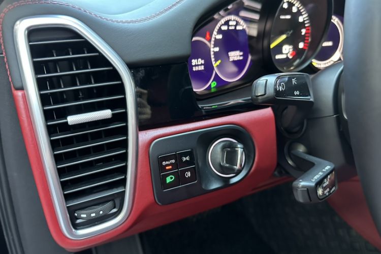 Used Porsche Cayenne E-Hybrid 2021 Cayenne E-Hybrid 2.0T Interior 2
