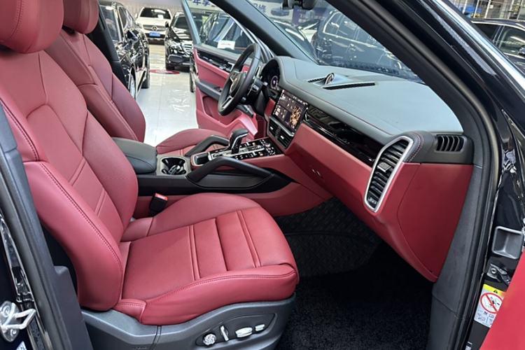 Used Porsche Cayenne E-Hybrid 2021 Cayenne E-Hybrid 2.0T Interior 3