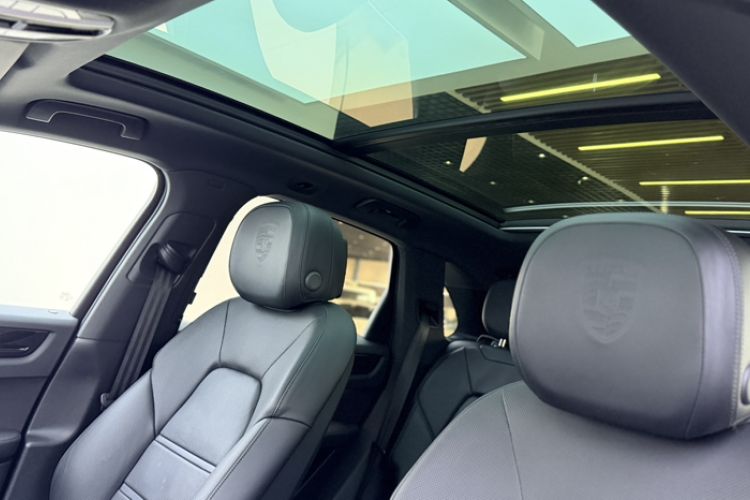 Used Porsche Cayenne E-Hybrid 2021 Cayenne E-Hybrid 2.0T Interior 5