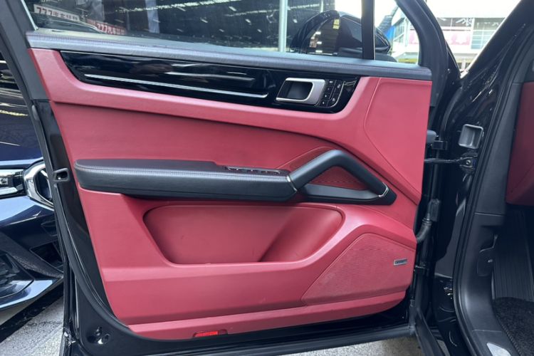 Used Porsche Cayenne E-Hybrid 2021 Cayenne E-Hybrid 2.0T Interior 7