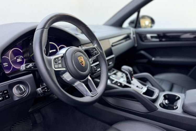 Used Porsche Cayenne E-Hybrid 2021 Cayenne E-Hybrid 2.0T Interior 8