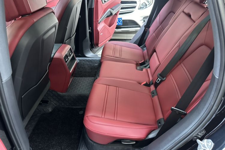 Used Porsche Cayenne E-Hybrid 2021 Cayenne E-Hybrid 2.0T Interior 8
