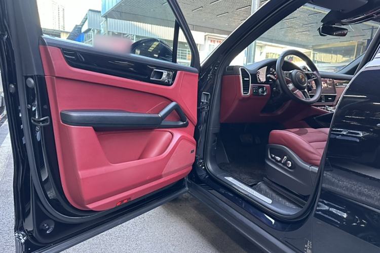 Used Porsche Cayenne E-Hybrid 2021 Cayenne E-Hybrid 2.0T Interior 9