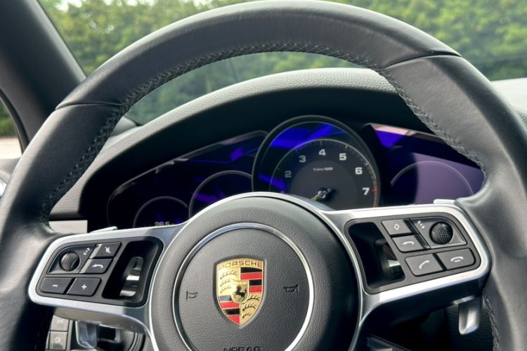 Used Porsche Cayenne E-Hybrid 2021 Cayenne E-Hybrid 2.0T Interior 9
