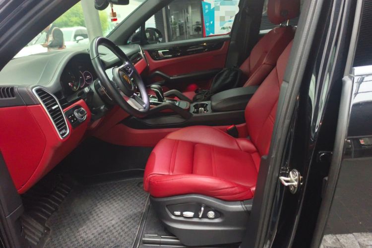 Used Porsche Cayenne E-Hybrid 2021 Cayenne E-Hybrid 2.0T Left Front Seat