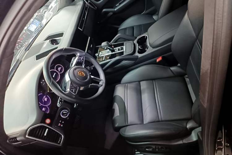 Used Porsche Cayenne E-Hybrid 2021 Cayenne E-Hybrid 2.0T Left Front Seat