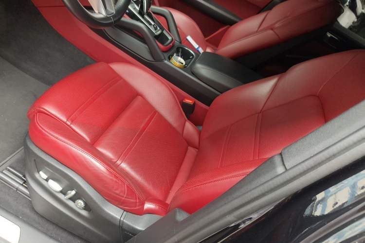 Used Porsche Cayenne E-Hybrid 2021 Cayenne E-Hybrid 2.0T Left Front Seat